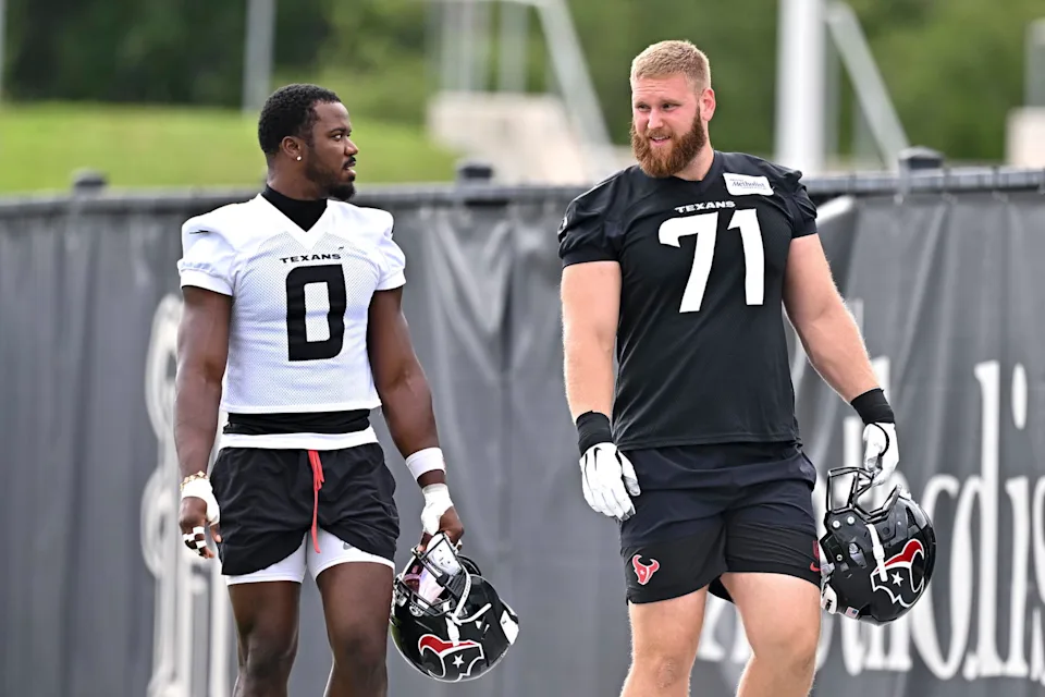 Texans Braden Smith, Ali Gaye Carted Off