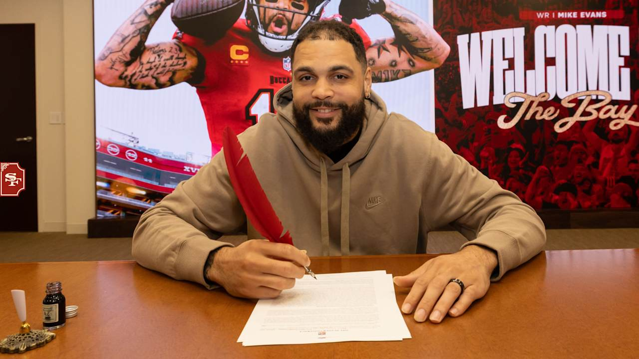 Mike Evans Returns to 49ers Practice