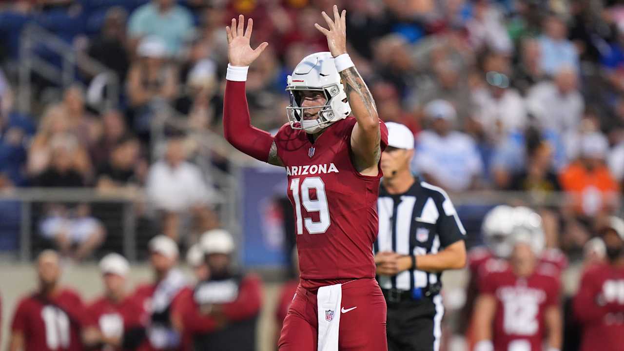 Carson Beck Ruled Out With Rib Injury