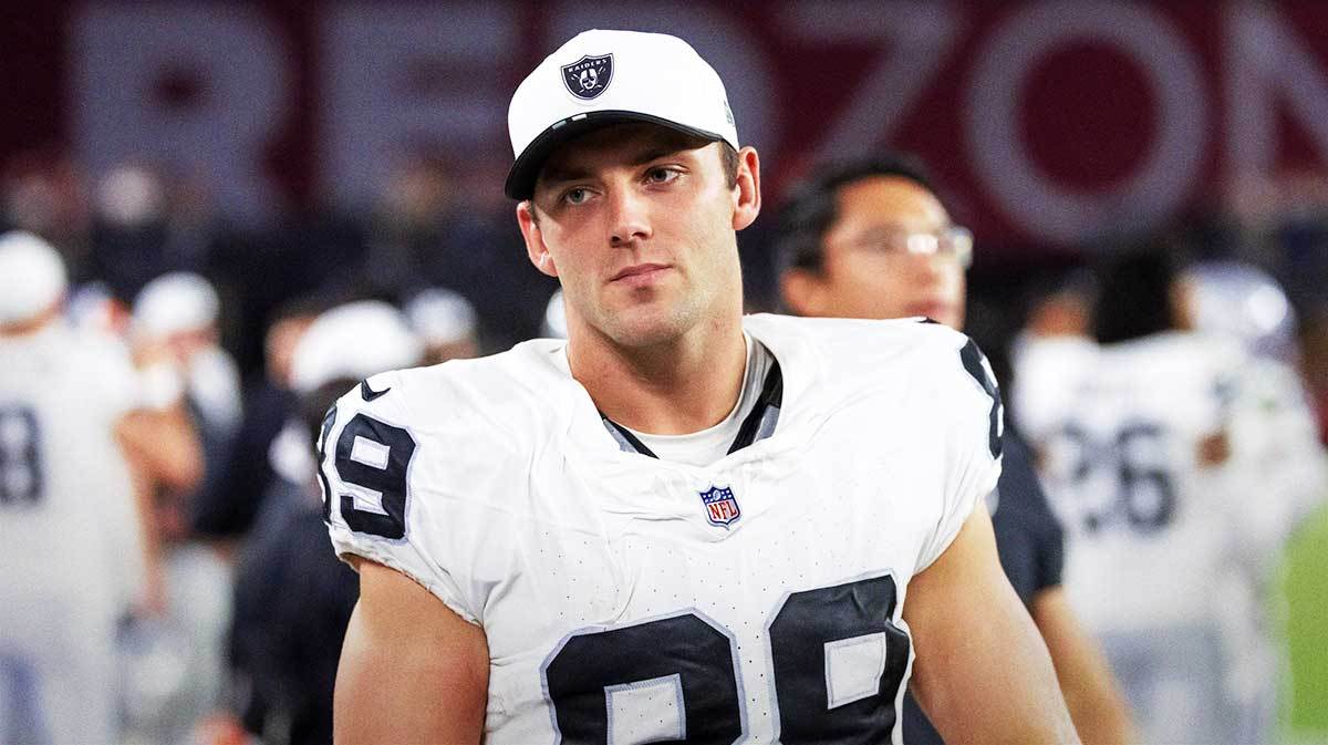Brock Bowers Expected to Miss Time After Undergoing Meniscus Procedure