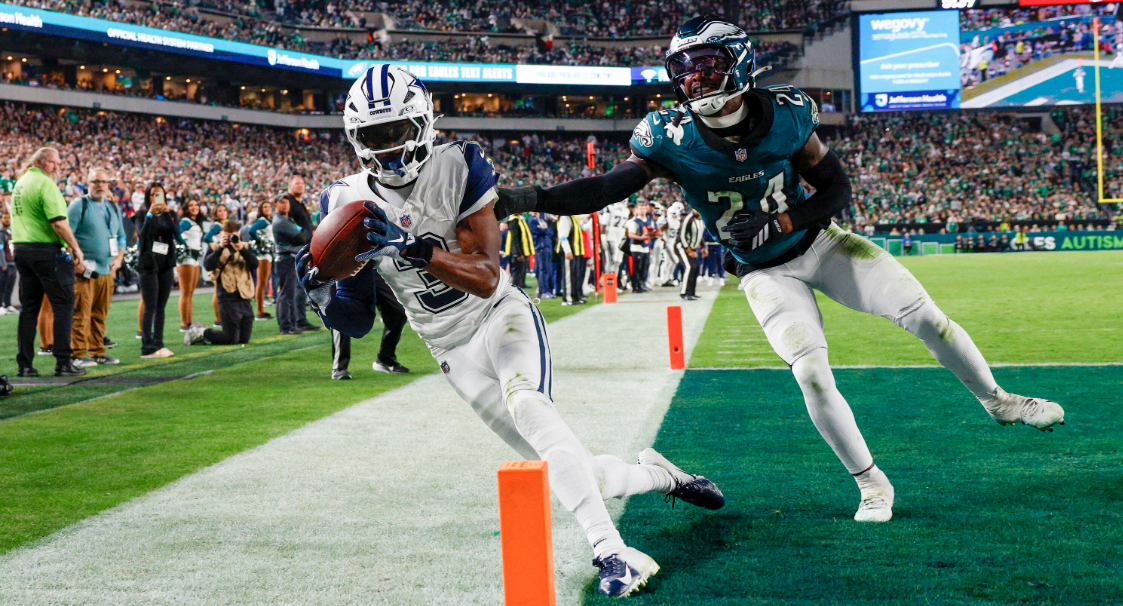 Cowboys offense explodes against helpless Eagles